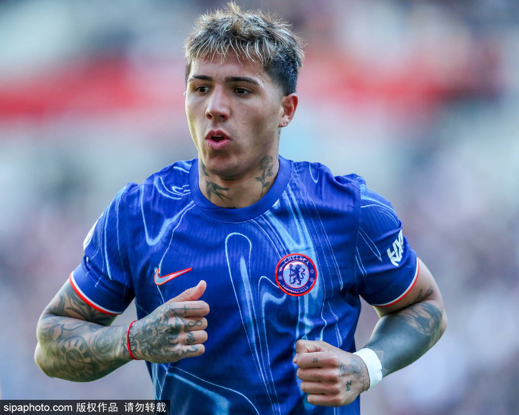 切尔西中场三叉戟助蓝军力克利物浦，欧冠席位触手可及